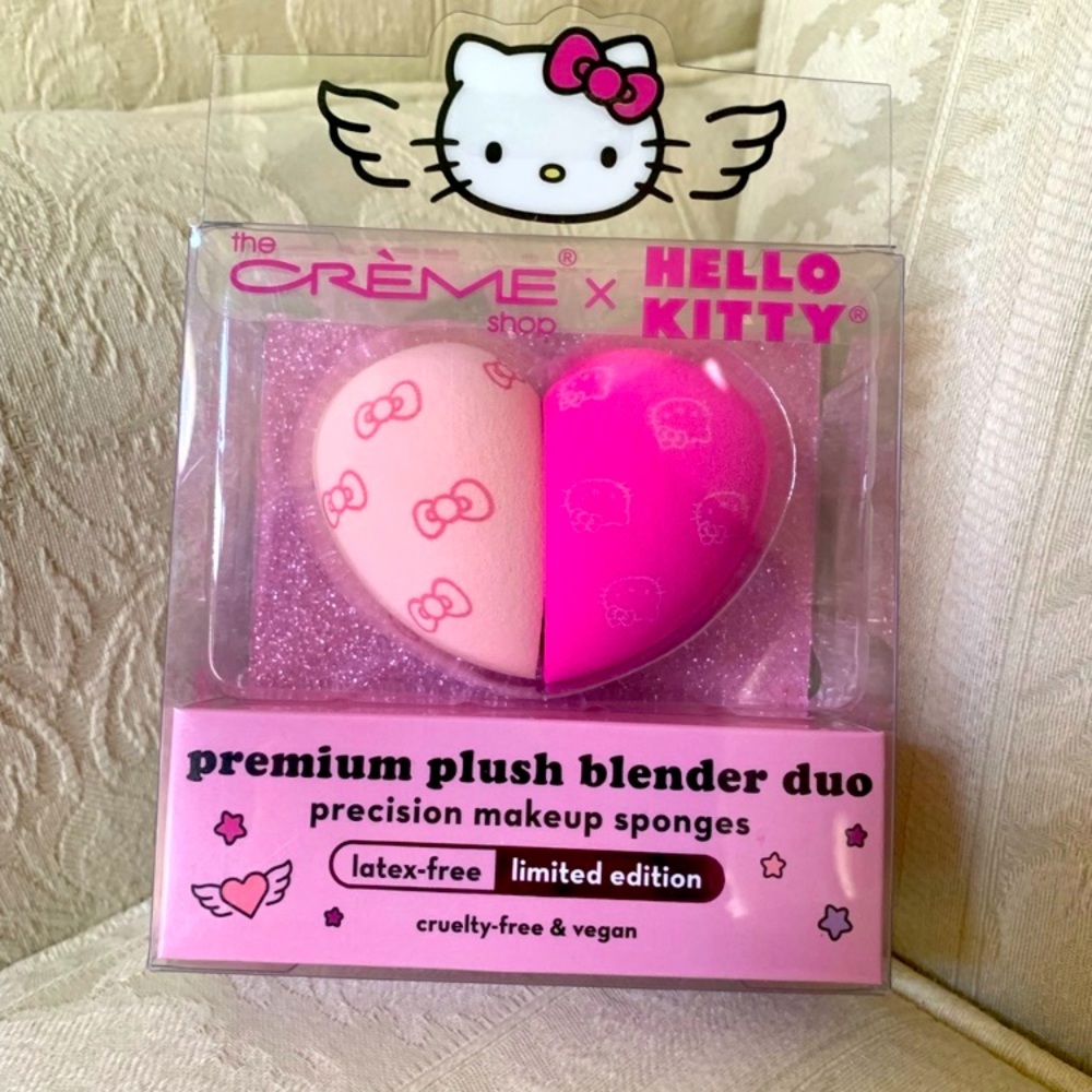 FIRST OFFER GETS IT Hello Kitty make up blender